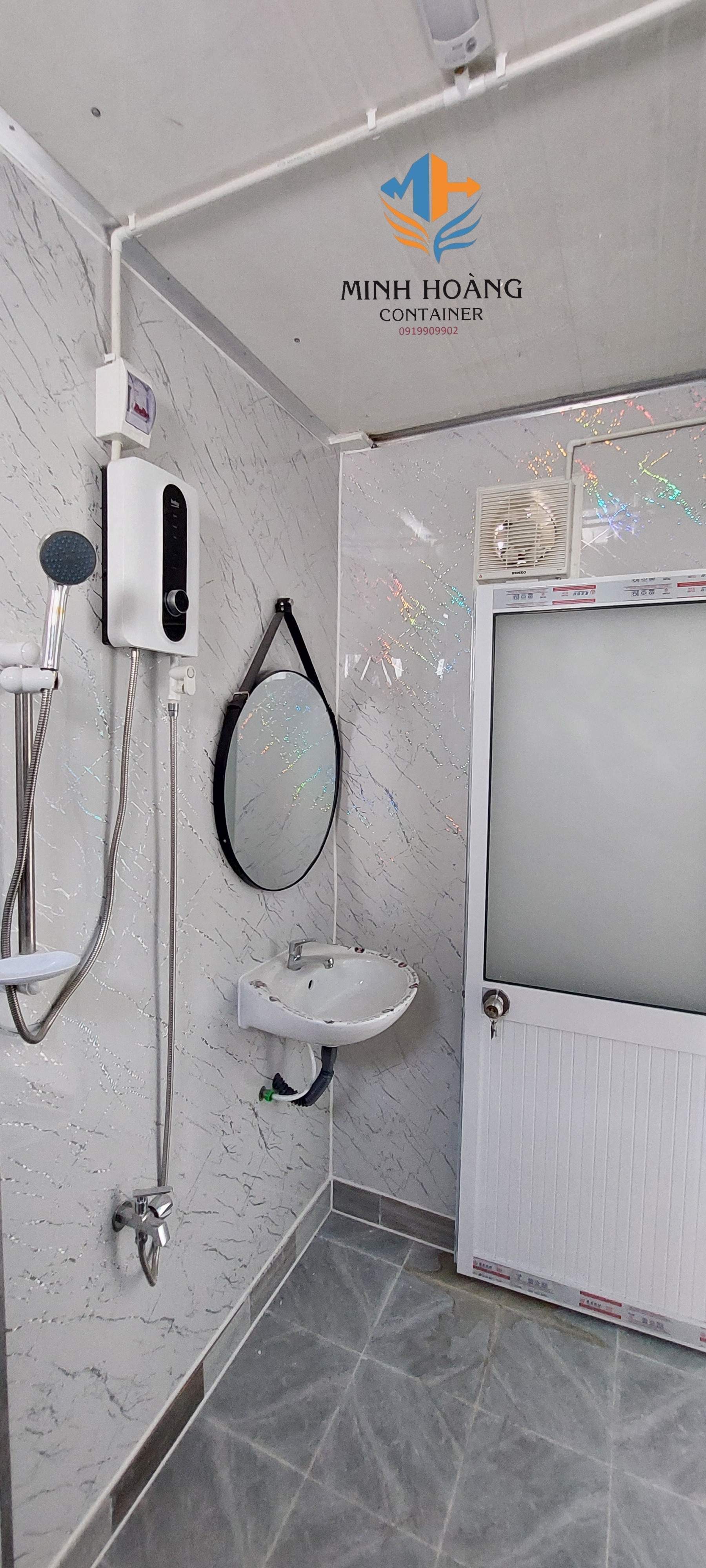 Container văn phòng 20 feet xanh lá hiện đại có toilet trang bị đầy đủ thiết bị